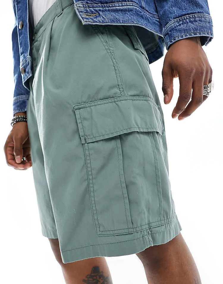 Carhartt WIP Cole Cargo Shorts In Green For Men 2 Carhartt WIP Cole Cargo Shorts In Green For Men - Image 2
